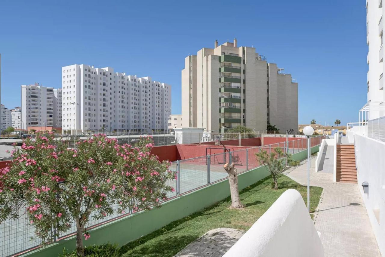 Valdelagrana: Primera Linea De Playa. El Puerto de Santa María Exteriör bild